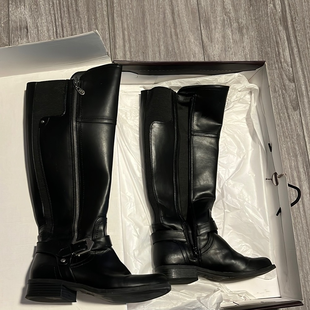 GUESS black boots size 7 ✨